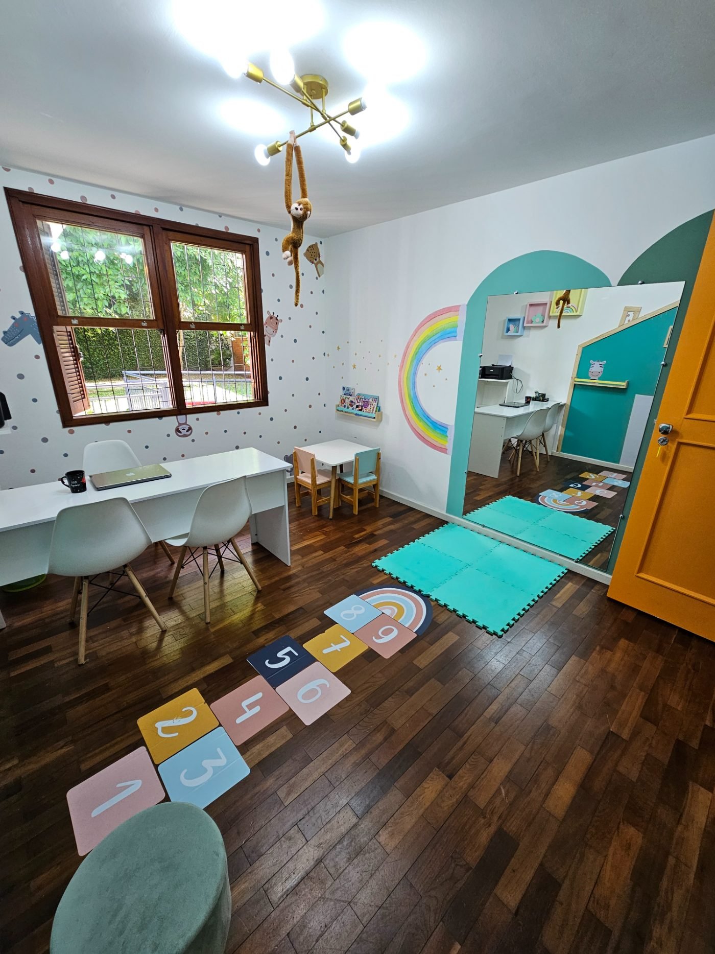 Sala da Eliz, atividade no chão