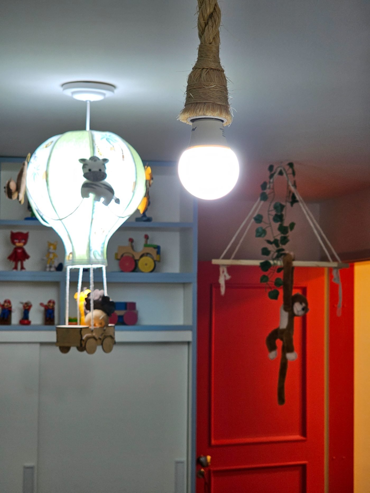 Sala da Lilian, lustre temático
