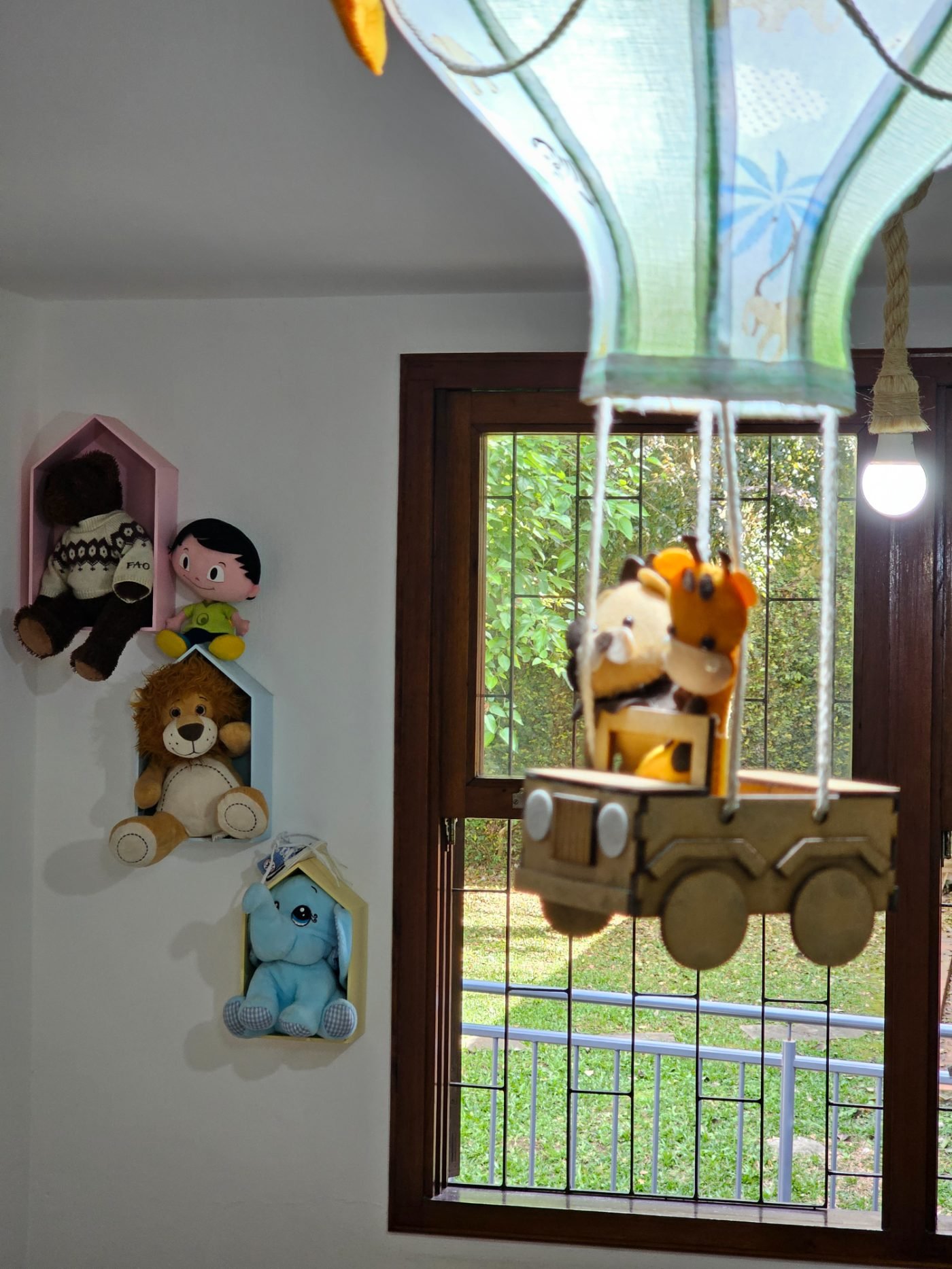 Sala da Lilian, macaquinho